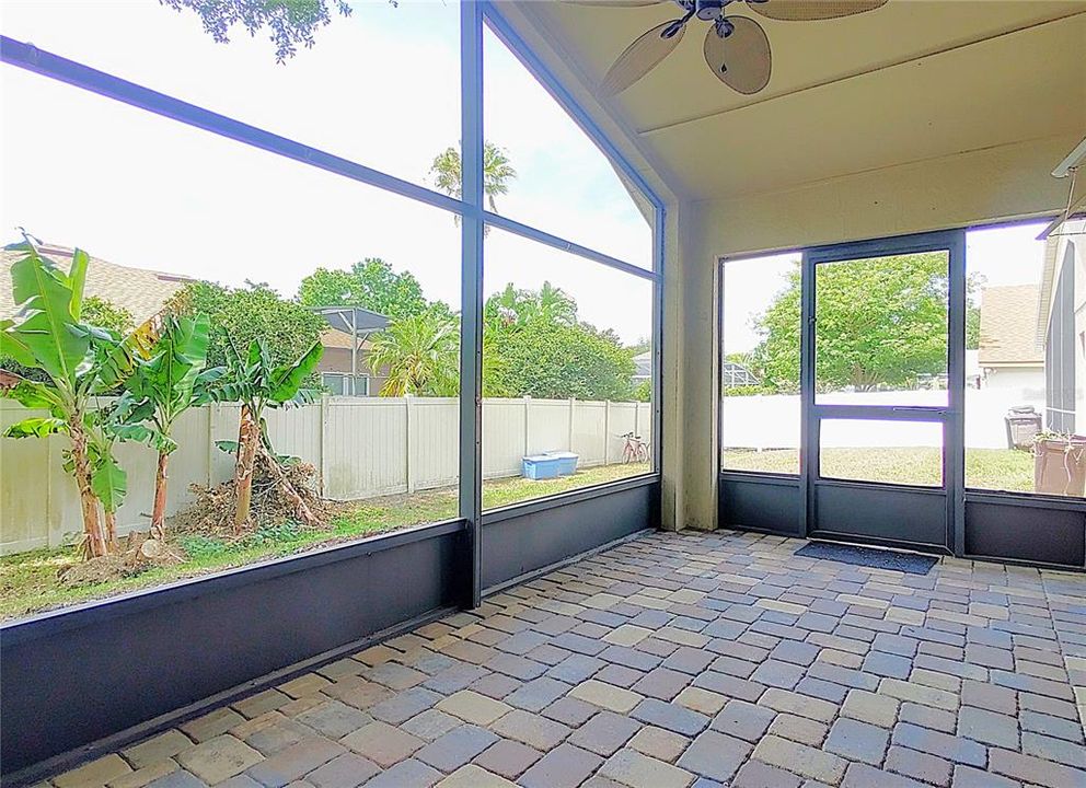 For Rent: $2,650 (4 beds, 2 baths, 2036 Square Feet)