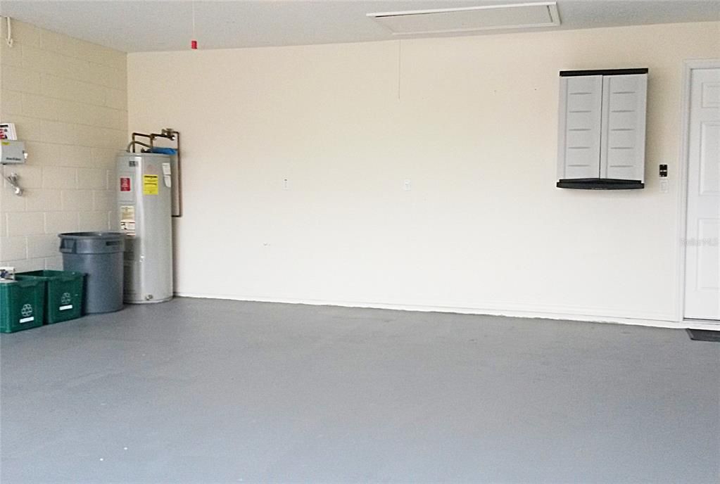 For Rent: $2,650 (4 beds, 2 baths, 2036 Square Feet)