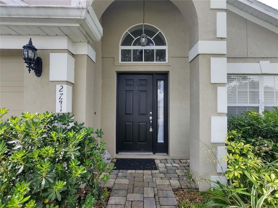 For Rent: $2,650 (4 beds, 2 baths, 2036 Square Feet)