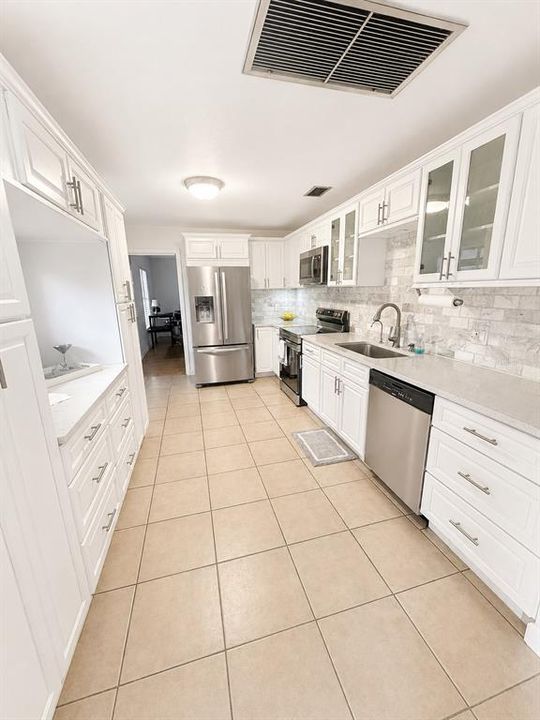 For Sale: $296,500 (3 beds, 2 baths, 1160 Square Feet)