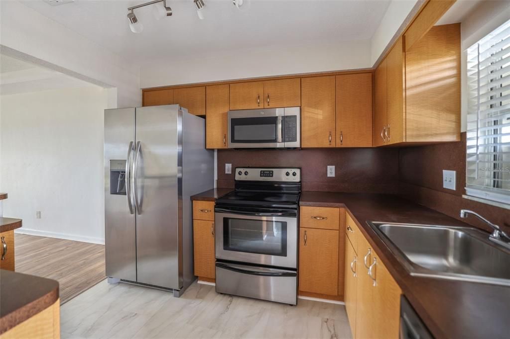 В аренду: $1,600 (1 спален, 1 ванн, 760 Квадратных фут)