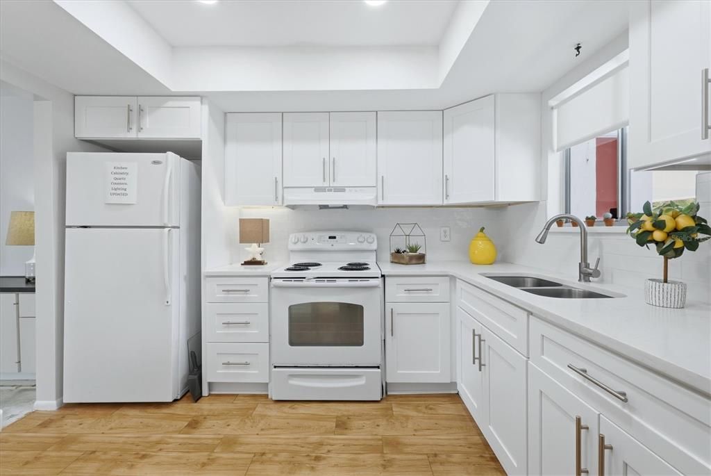 На продажу: $229,900 (2 спален, 2 ванн, 1540 Квадратных фут)