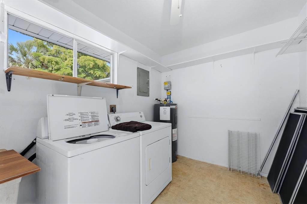 На продажу: $229,900 (2 спален, 2 ванн, 1540 Квадратных фут)