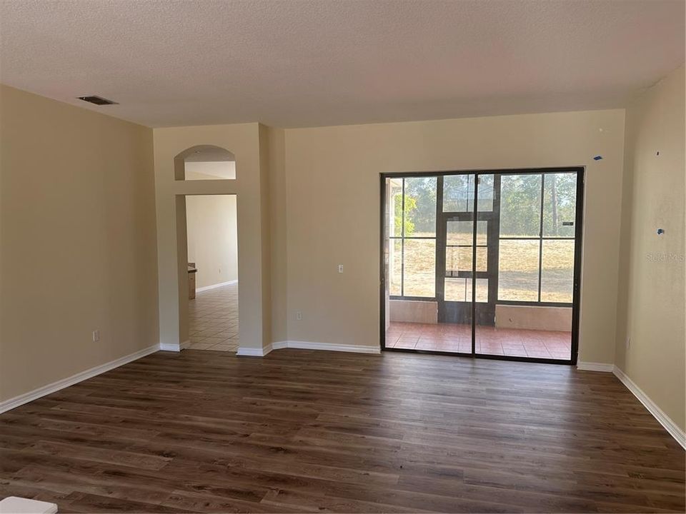 For Rent: $2,400 (4 beds, 3 baths, 3047 Square Feet)
