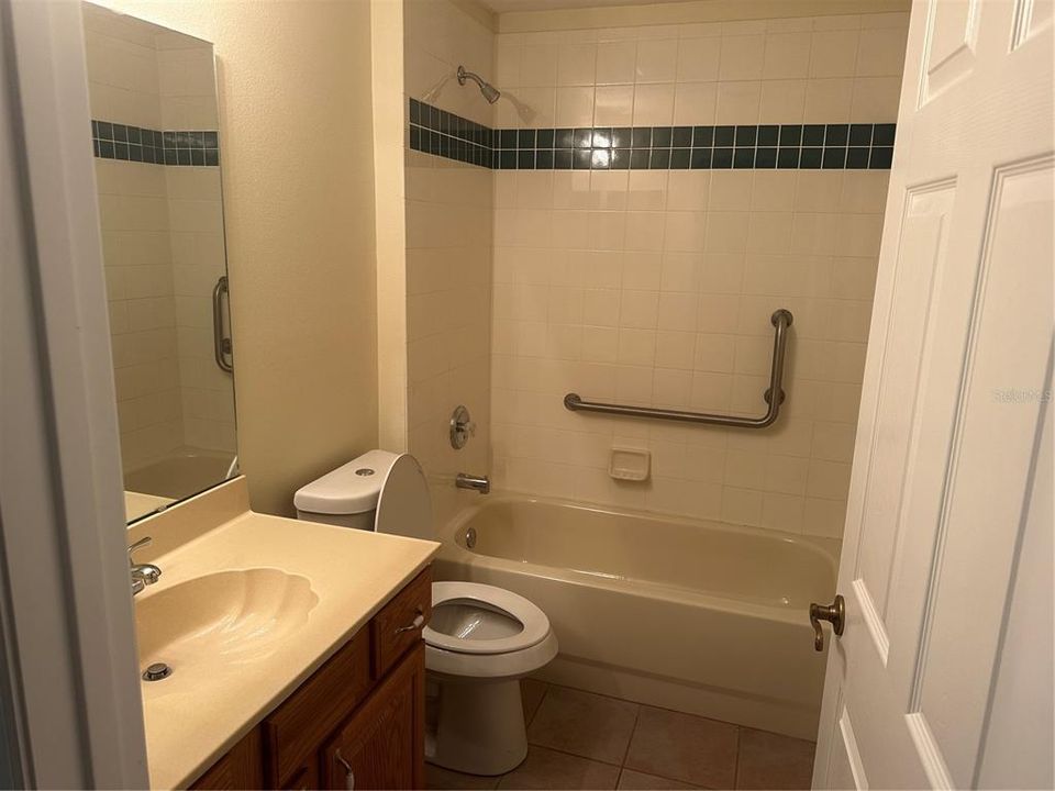 For Rent: $2,400 (4 beds, 3 baths, 3047 Square Feet)