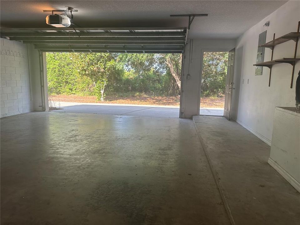 For Rent: $2,400 (4 beds, 3 baths, 3047 Square Feet)