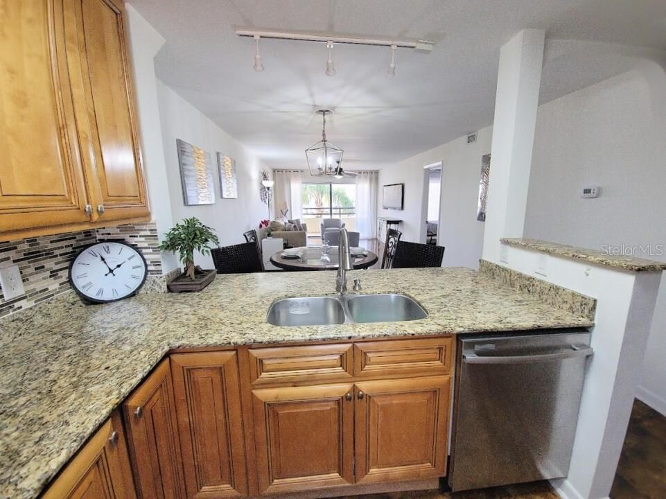 En Venta: $410,400 (2 camas, 2 baños, 1040 Pies cuadrados)