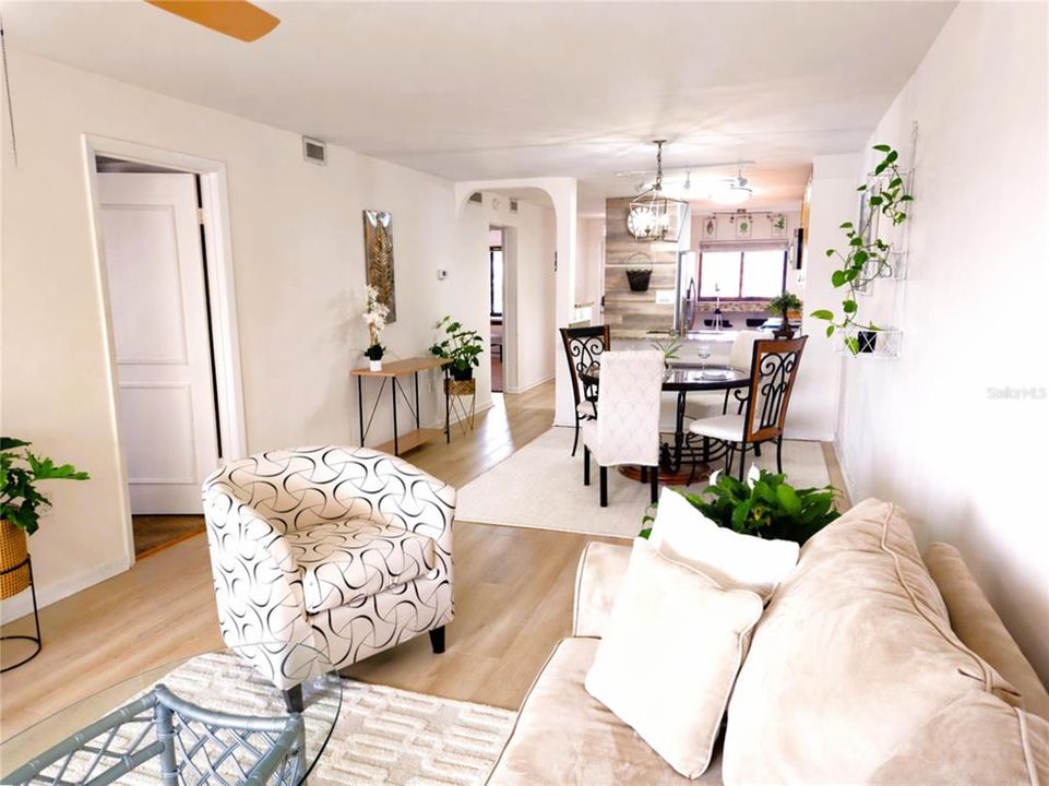 En Venta: $410,400 (2 camas, 2 baños, 1040 Pies cuadrados)