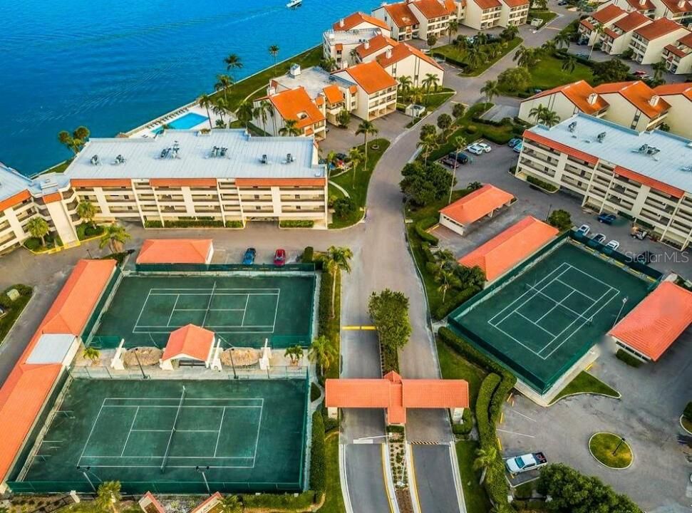 En Venta: $410,400 (2 camas, 2 baños, 1040 Pies cuadrados)