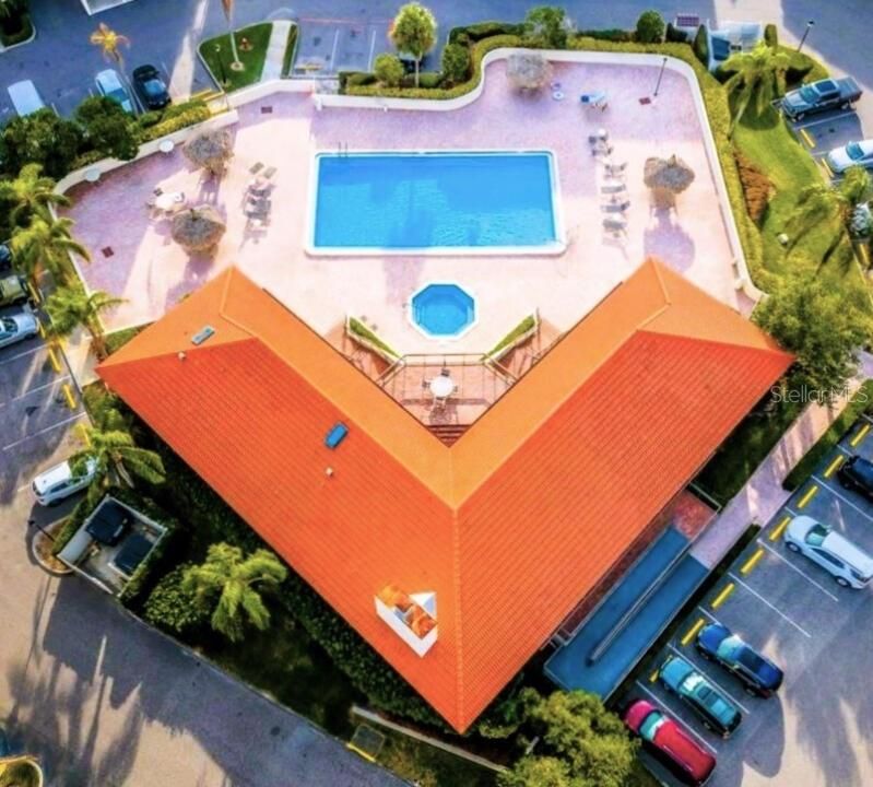 En Venta: $410,400 (2 camas, 2 baños, 1040 Pies cuadrados)