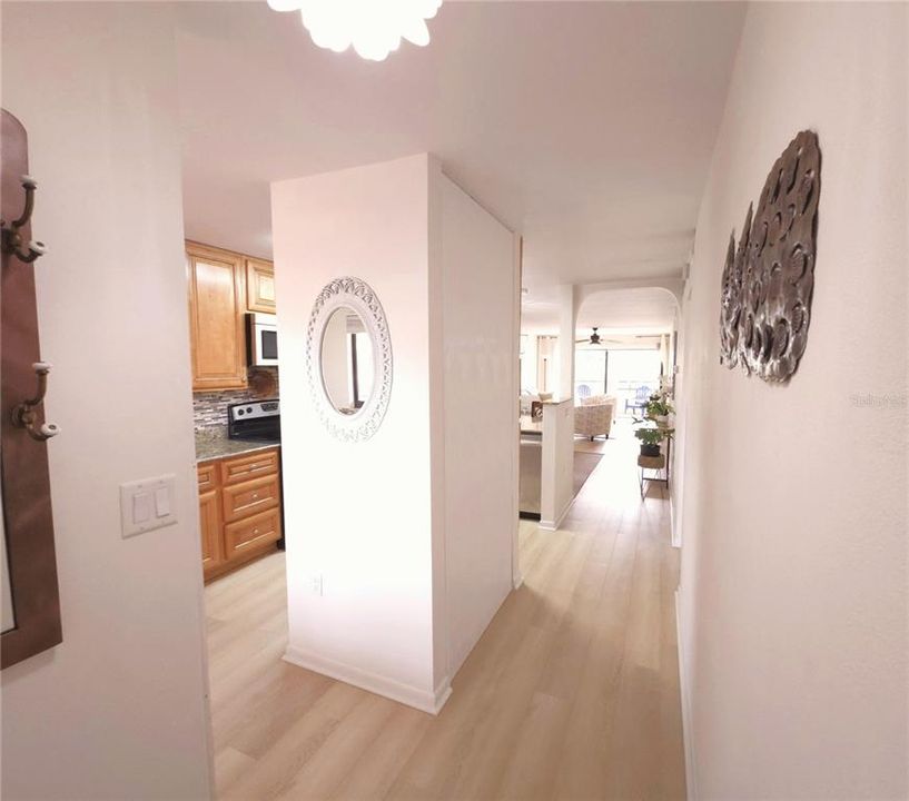 En Venta: $410,400 (2 camas, 2 baños, 1040 Pies cuadrados)