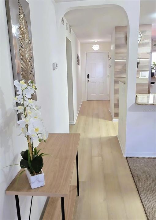En Venta: $410,400 (2 camas, 2 baños, 1040 Pies cuadrados)