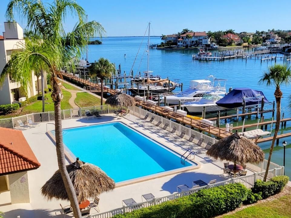 En Venta: $410,400 (2 camas, 2 baños, 1040 Pies cuadrados)