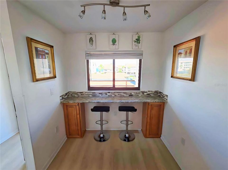 En Venta: $410,400 (2 camas, 2 baños, 1040 Pies cuadrados)