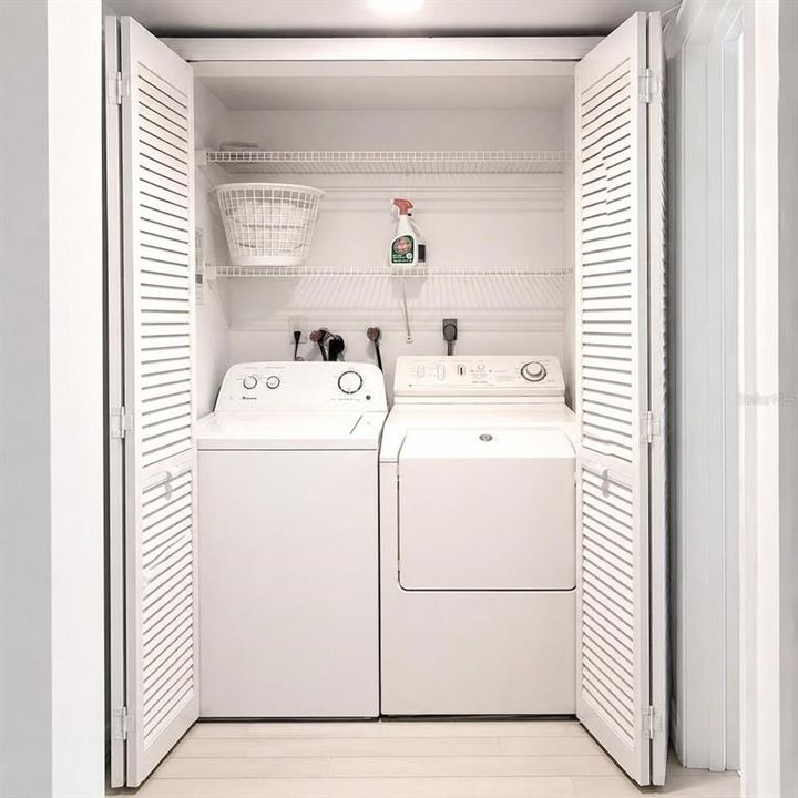 En Venta: $410,400 (2 camas, 2 baños, 1040 Pies cuadrados)