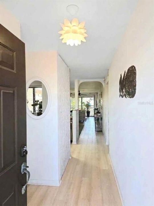 En Venta: $410,400 (2 camas, 2 baños, 1040 Pies cuadrados)