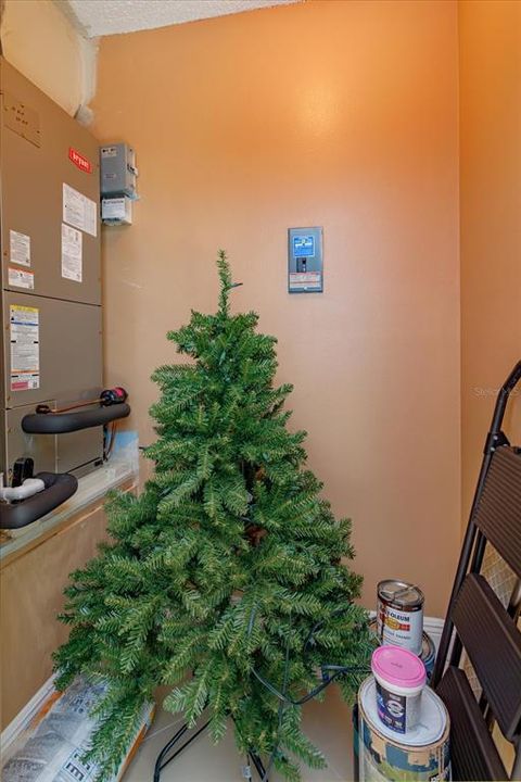 Active With Contract: $289,000 (2 beds, 2 baths, 1350 Square Feet)