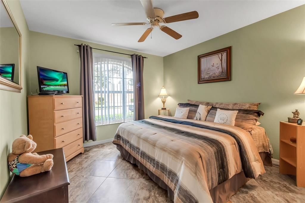 Activo con contrato: $505,000 (3 camas, 2 baños, 2082 Pies cuadrados)