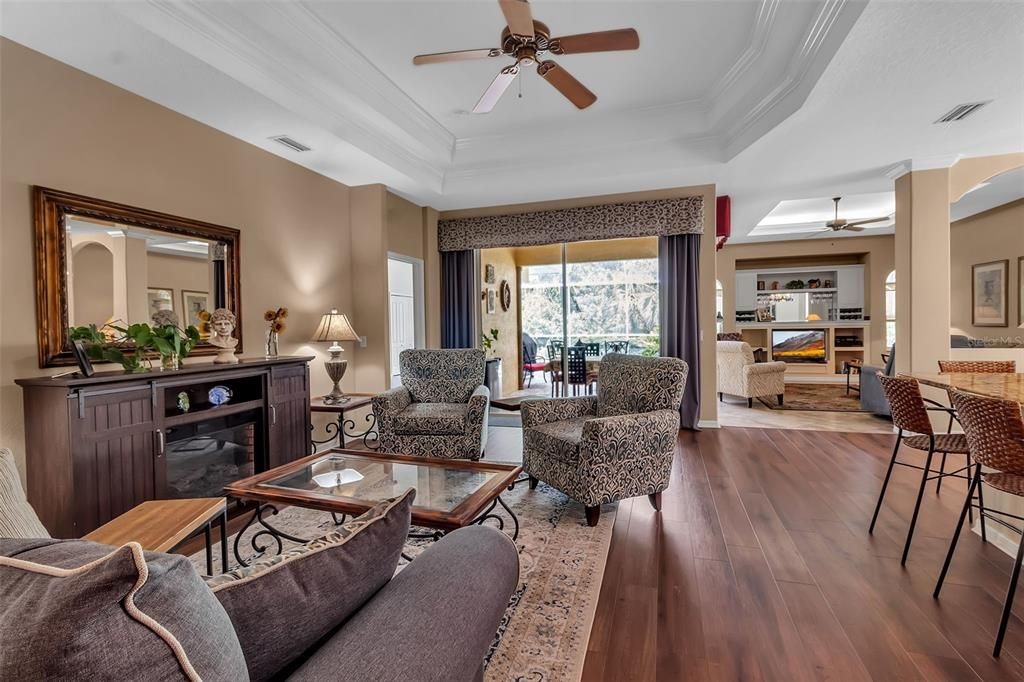 Activo con contrato: $505,000 (3 camas, 2 baños, 2082 Pies cuadrados)