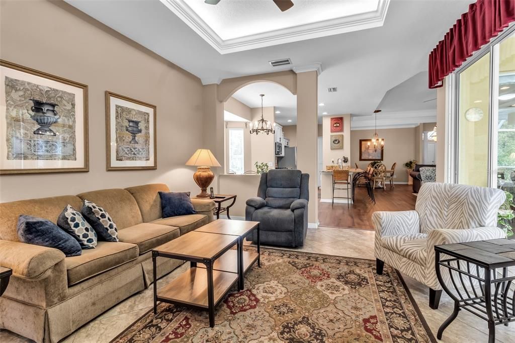 Activo con contrato: $505,000 (3 camas, 2 baños, 2082 Pies cuadrados)