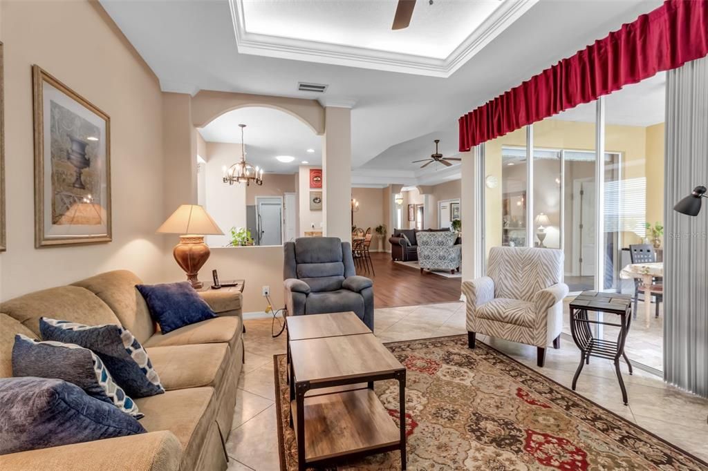 Activo con contrato: $505,000 (3 camas, 2 baños, 2082 Pies cuadrados)