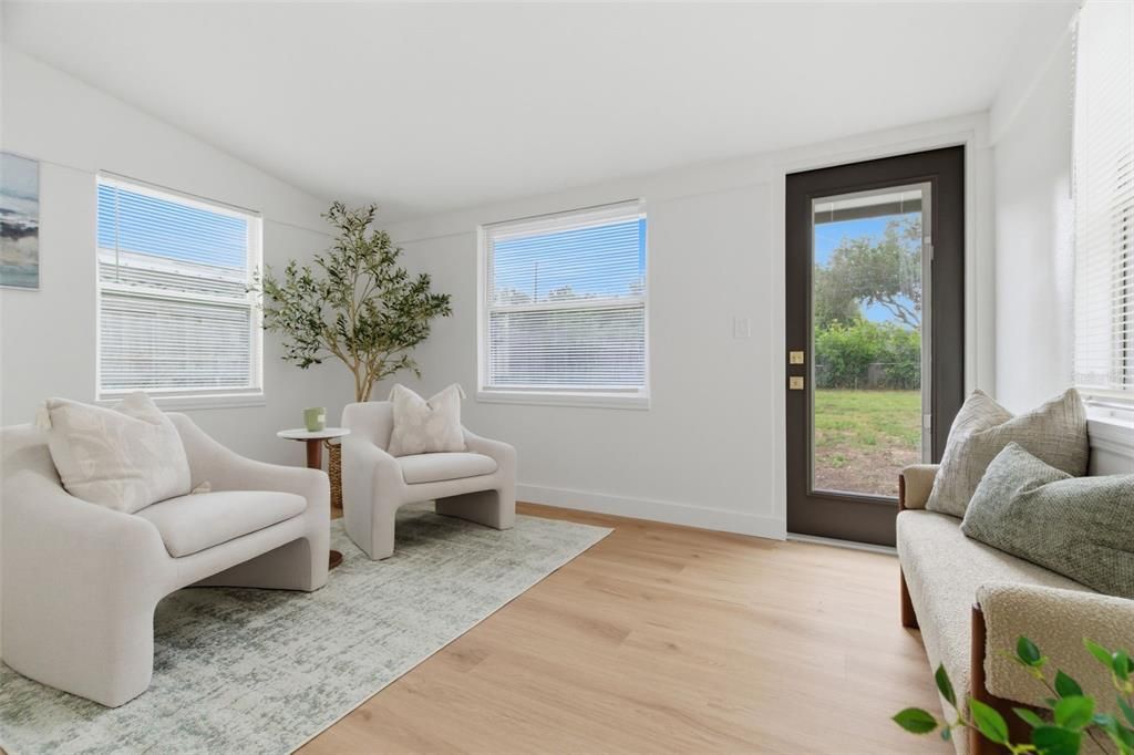 Activo con contrato: $329,900 (3 camas, 1 baños, 1192 Pies cuadrados)