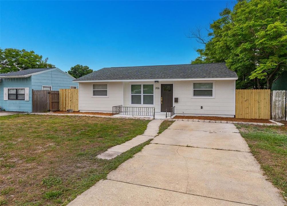 Activo con contrato: $329,900 (3 camas, 1 baños, 1192 Pies cuadrados)