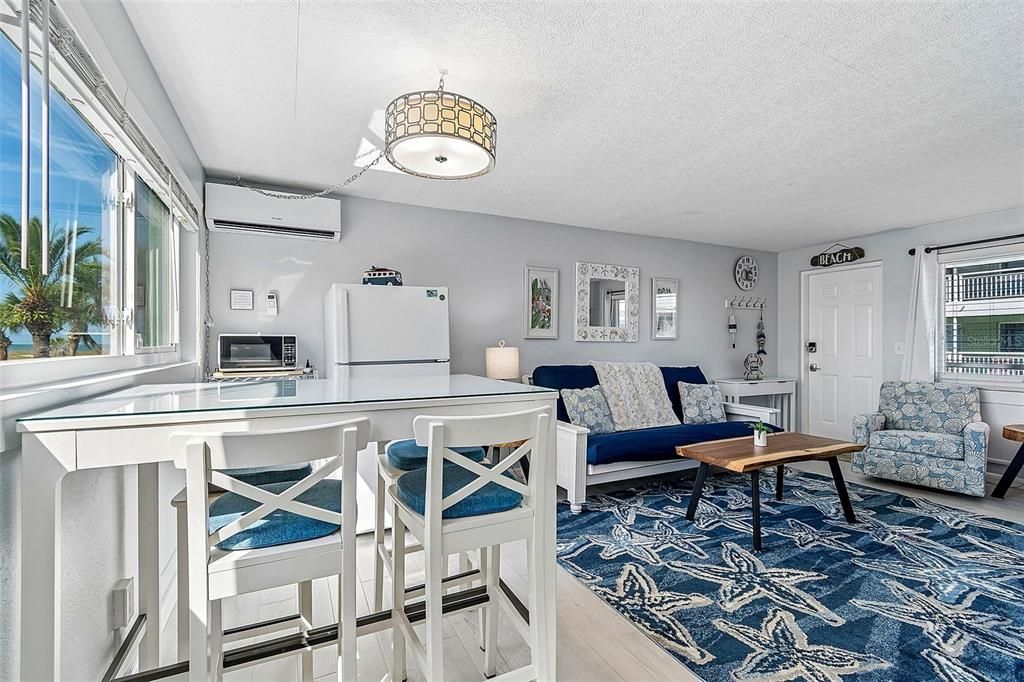 For Sale: $525,000 (1 beds, 1 baths, 535 Square Feet)
