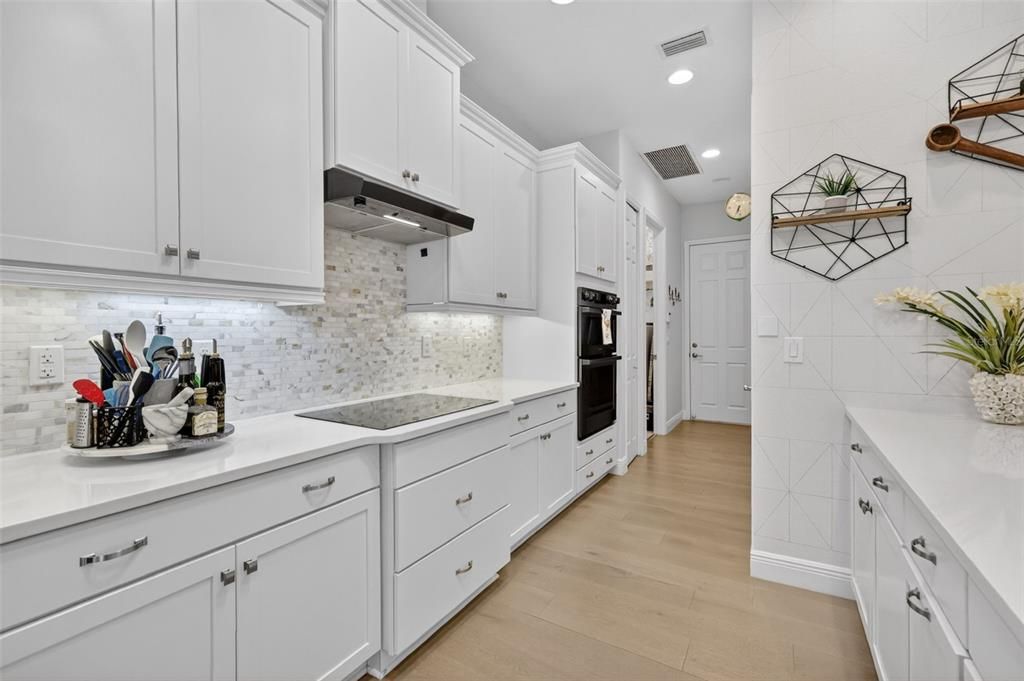 Activo con contrato: $665,000 (3 camas, 2 baños, 2598 Pies cuadrados)