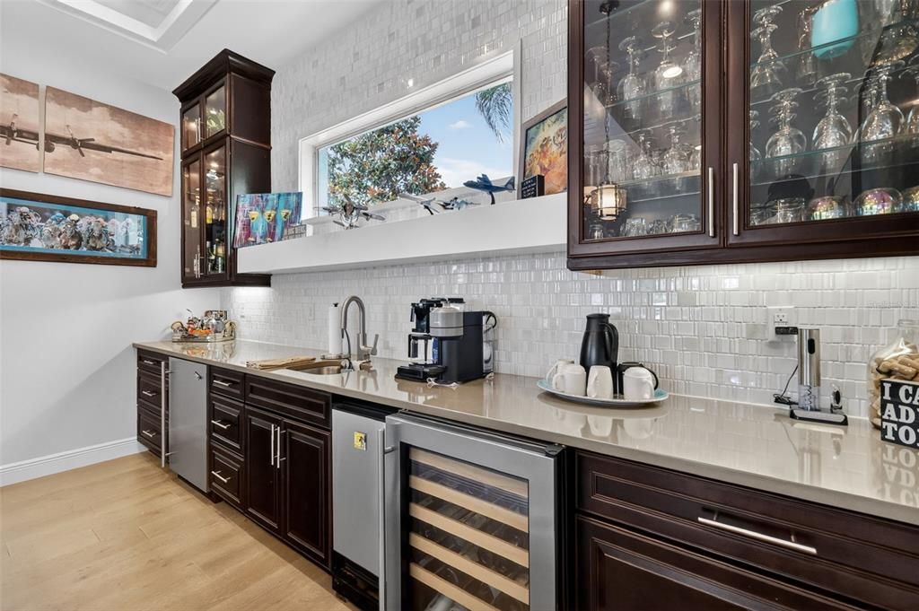 Activo con contrato: $665,000 (3 camas, 2 baños, 2598 Pies cuadrados)
