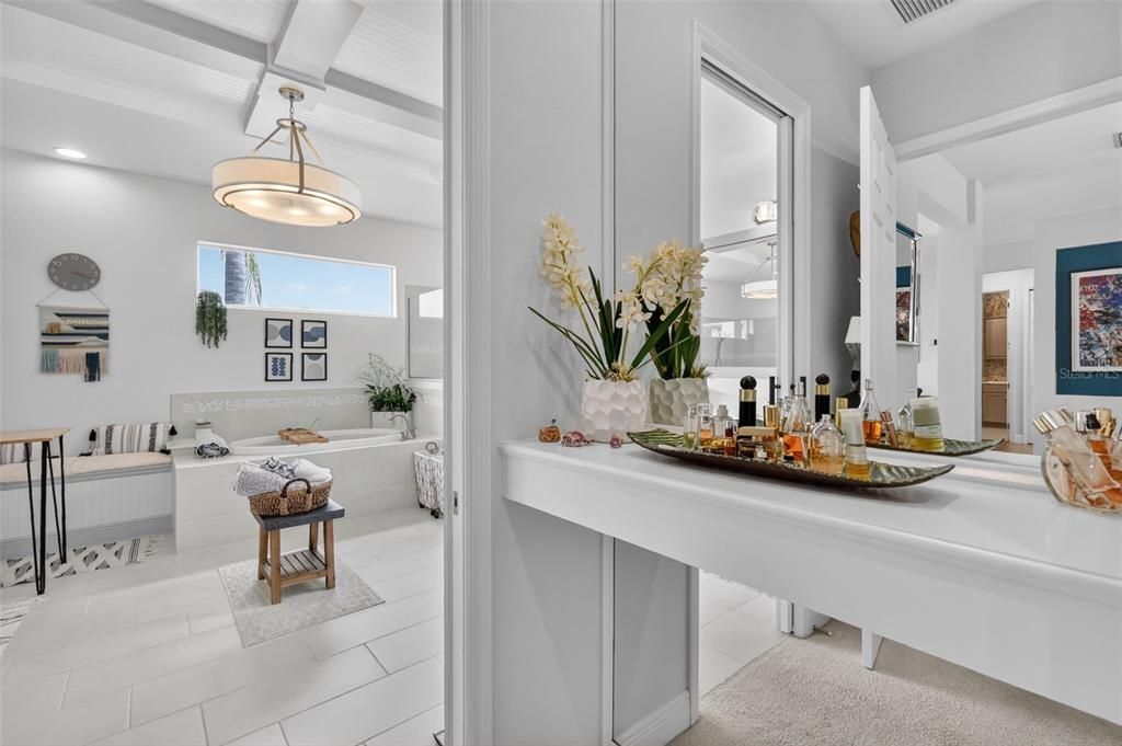 Activo con contrato: $665,000 (3 camas, 2 baños, 2598 Pies cuadrados)