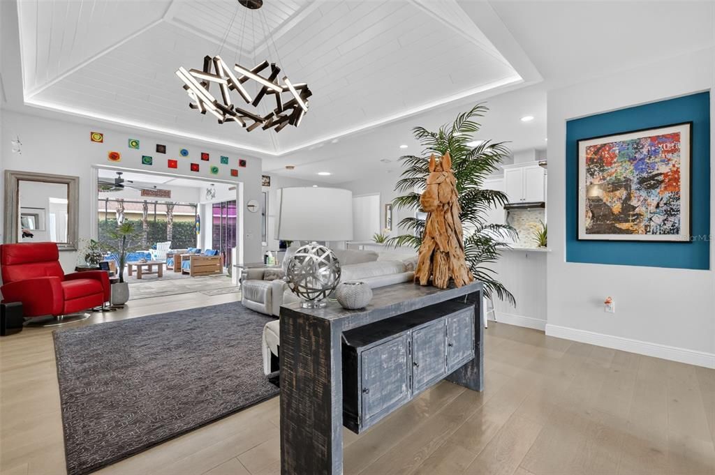 Activo con contrato: $665,000 (3 camas, 2 baños, 2598 Pies cuadrados)
