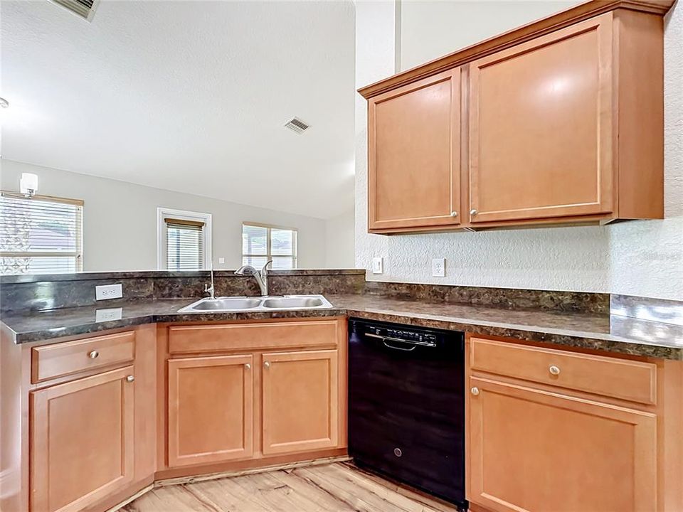 For Sale: $289,900 (4 beds, 2 baths, 1775 Square Feet)