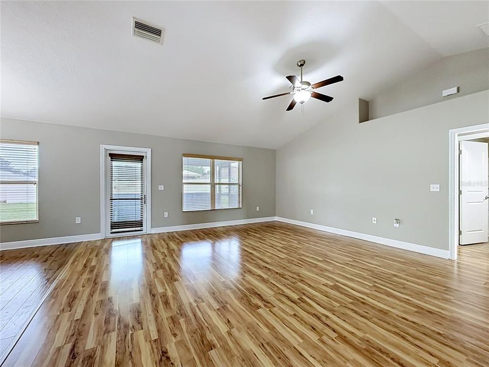 For Sale: $289,900 (4 beds, 2 baths, 1775 Square Feet)