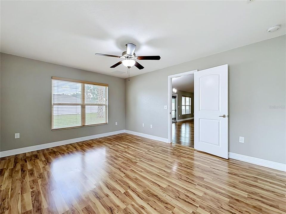 For Sale: $289,900 (4 beds, 2 baths, 1775 Square Feet)