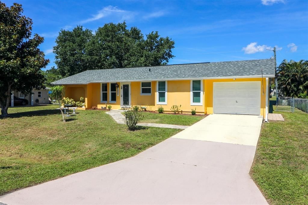 For Sale: $197,000 (2 beds, 2 baths, 1284 Square Feet)