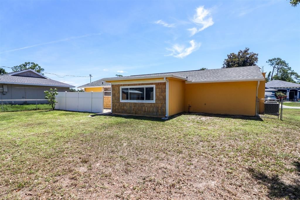 For Sale: $197,000 (2 beds, 2 baths, 1284 Square Feet)