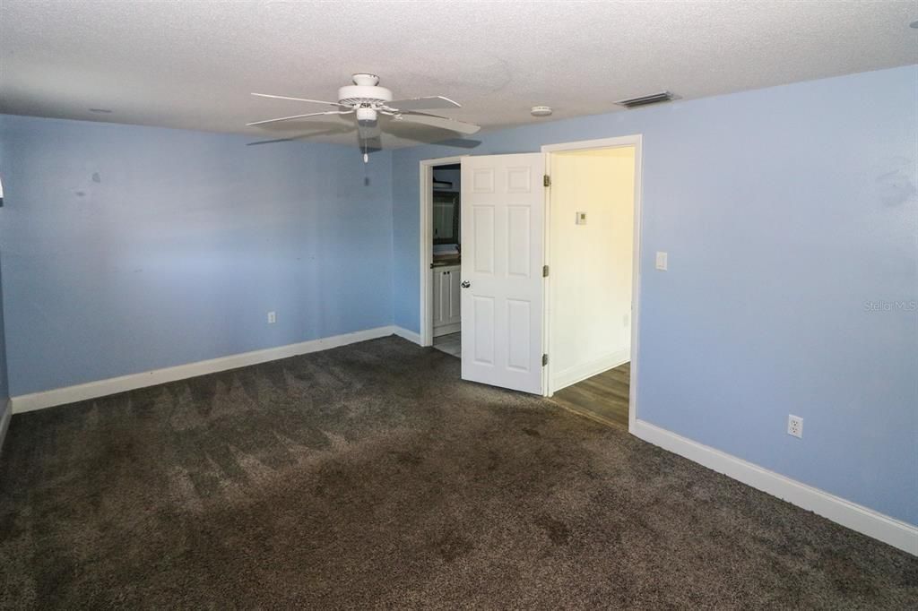 For Sale: $197,000 (2 beds, 2 baths, 1284 Square Feet)