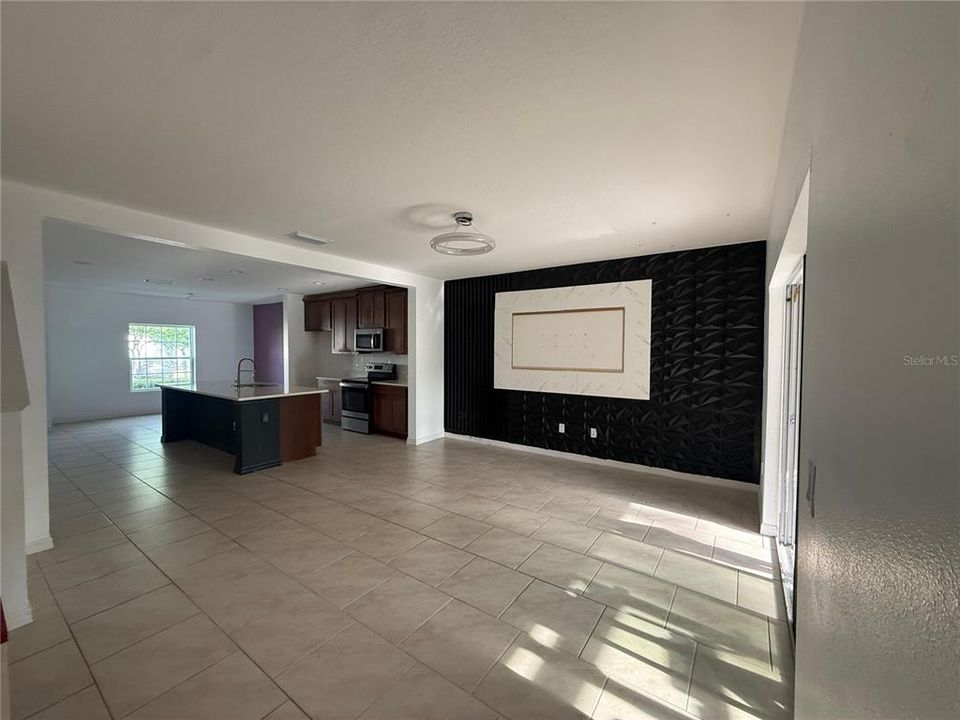 For Sale: $310,000 (3 beds, 2 baths, 1651 Square Feet)