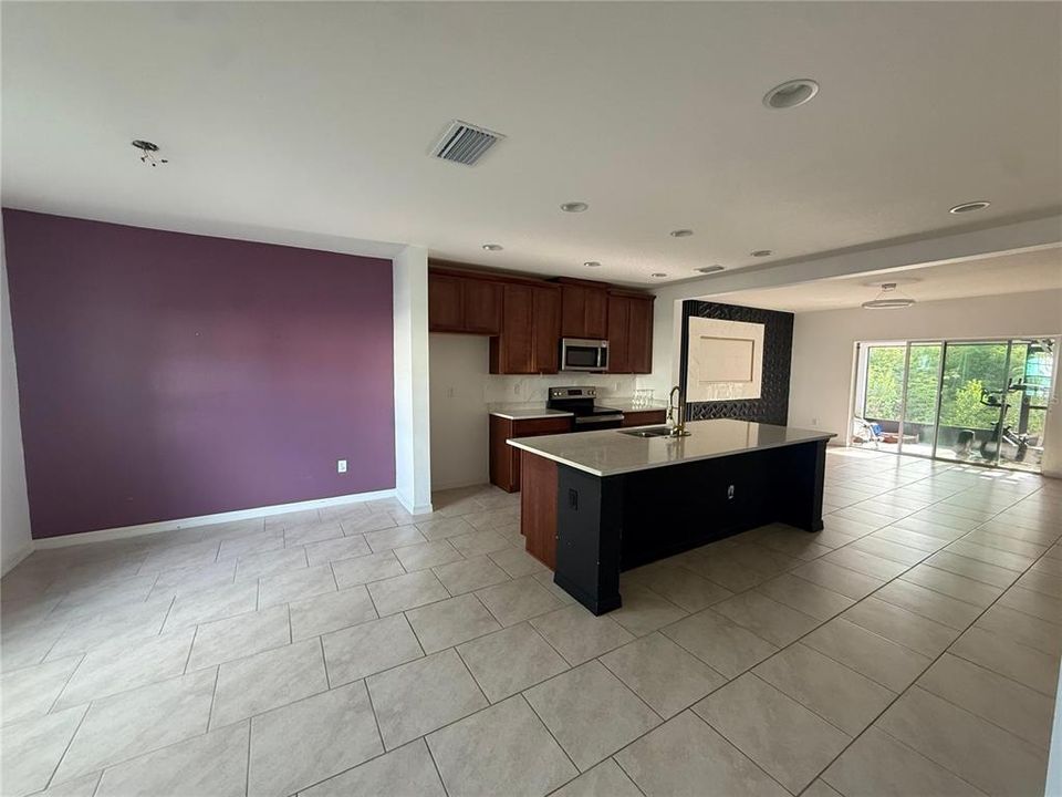 For Sale: $310,000 (3 beds, 2 baths, 1651 Square Feet)