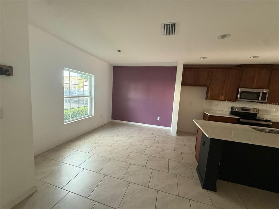 For Sale: $310,000 (3 beds, 2 baths, 1651 Square Feet)