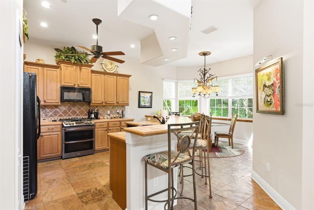 For Sale: $649,000 (3 beds, 3 baths, 1928 Square Feet)