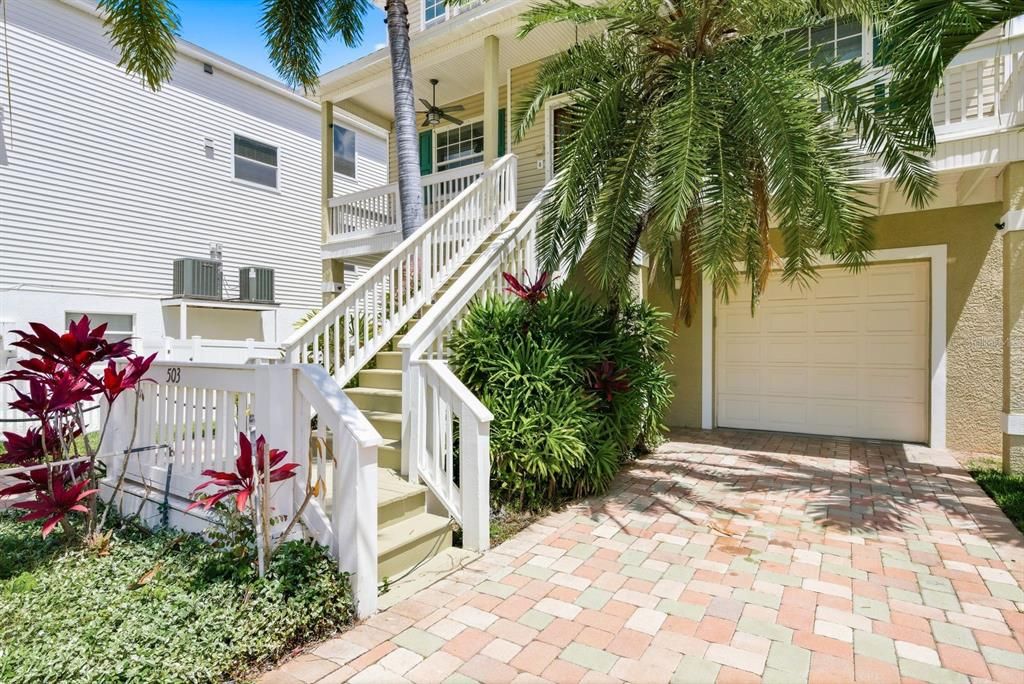 For Sale: $649,000 (3 beds, 3 baths, 1928 Square Feet)