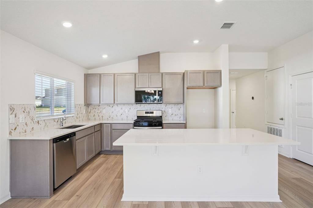 For Sale: $369,515 (4 beds, 2 baths, 1707 Square Feet)