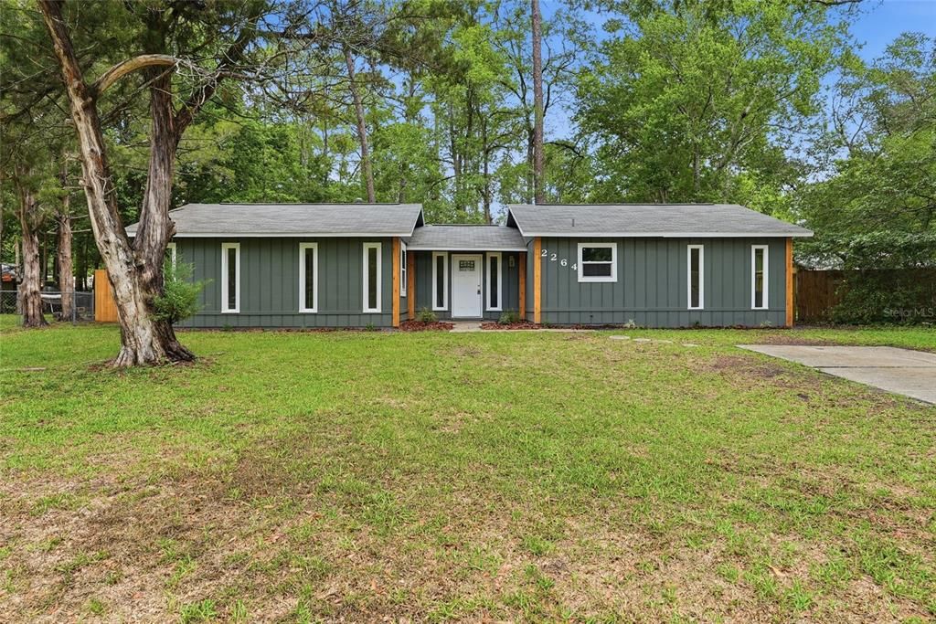 Active With Contract: $289,900 (3 beds, 2 baths, 1388 Square Feet)