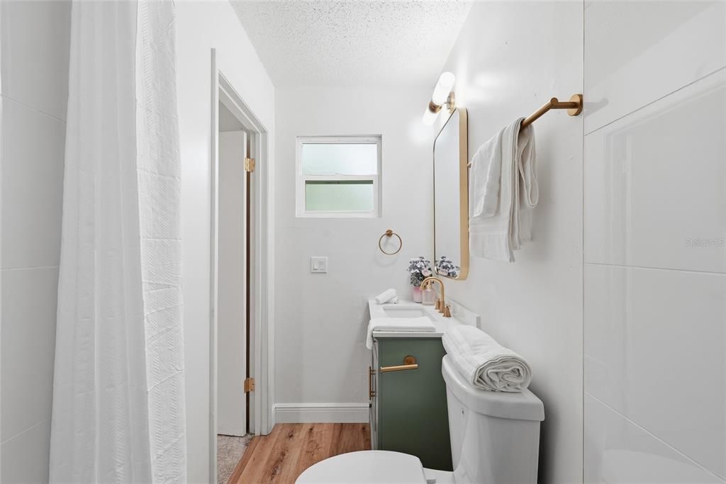 Active With Contract: $289,900 (3 beds, 2 baths, 1388 Square Feet)