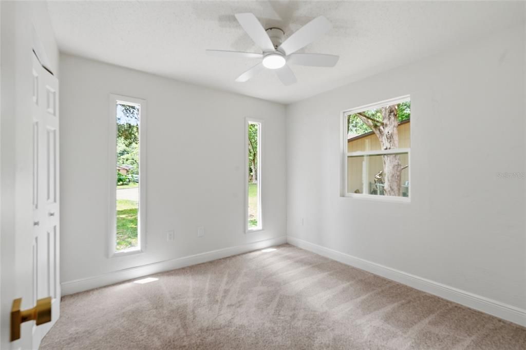 Active With Contract: $289,900 (3 beds, 2 baths, 1388 Square Feet)