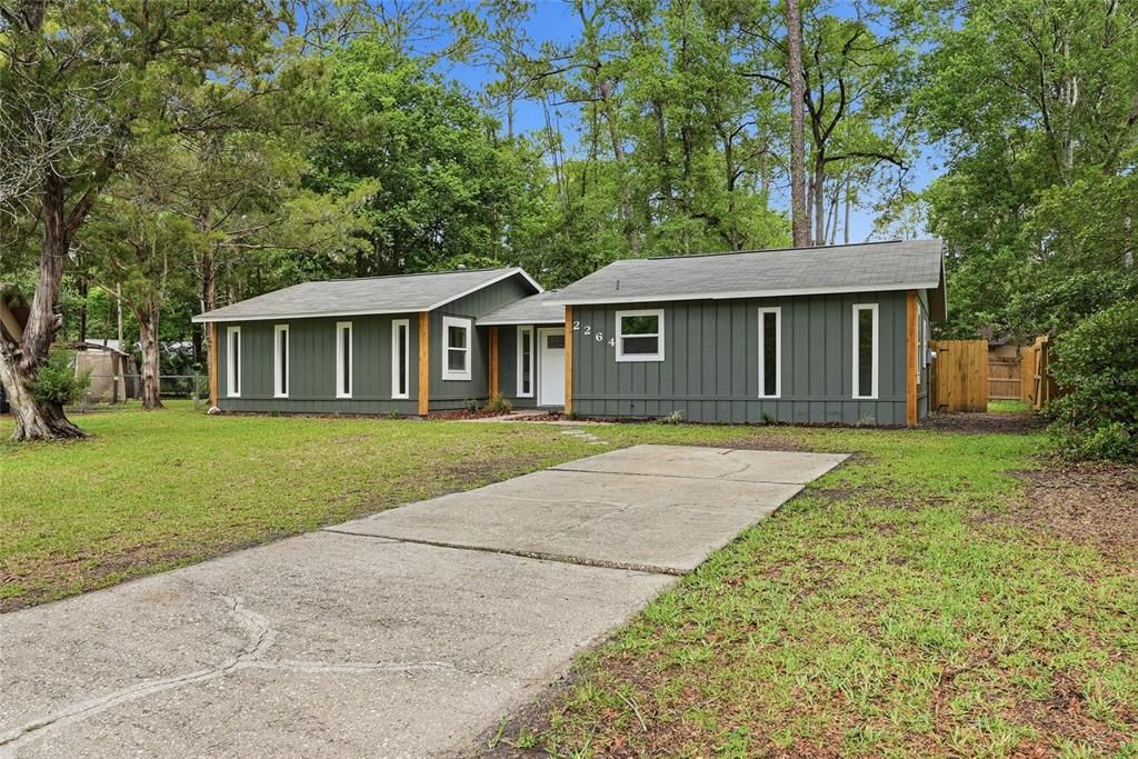 Active With Contract: $289,900 (3 beds, 2 baths, 1388 Square Feet)