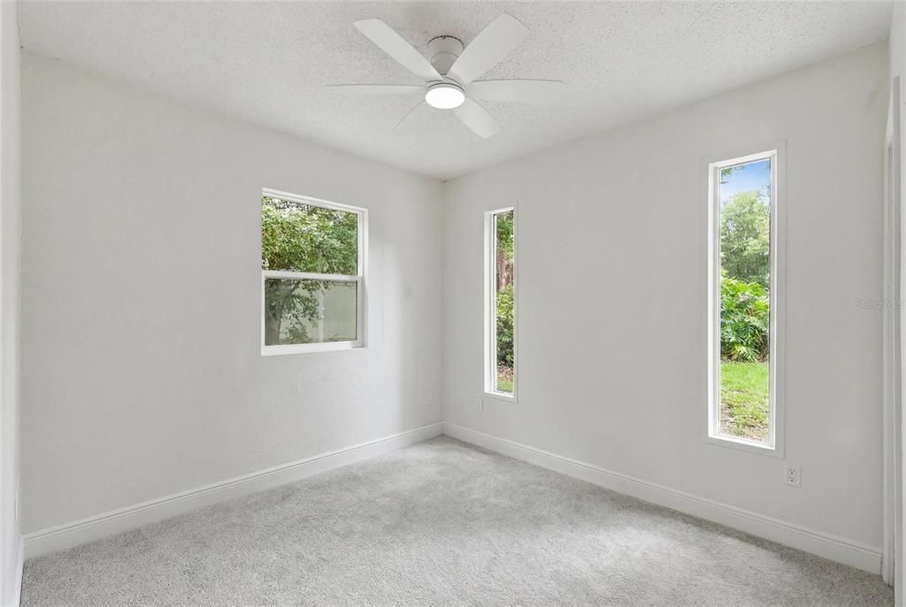 Active With Contract: $289,900 (3 beds, 2 baths, 1388 Square Feet)