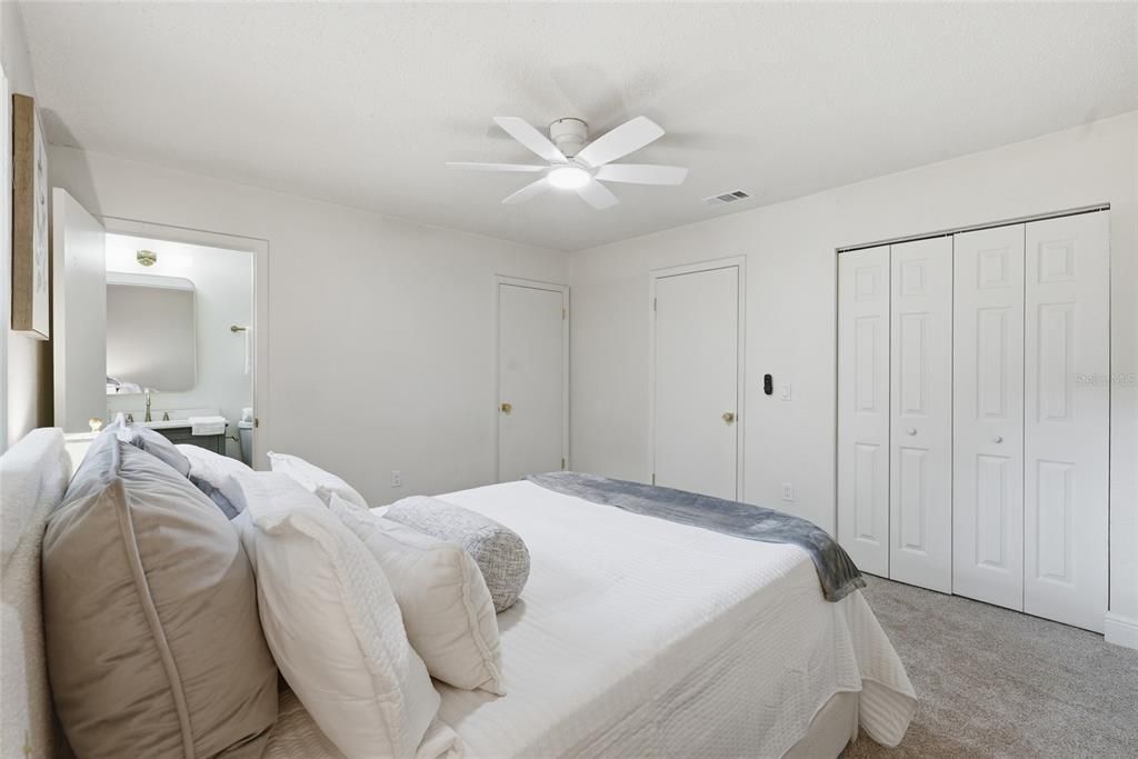 Active With Contract: $289,900 (3 beds, 2 baths, 1388 Square Feet)